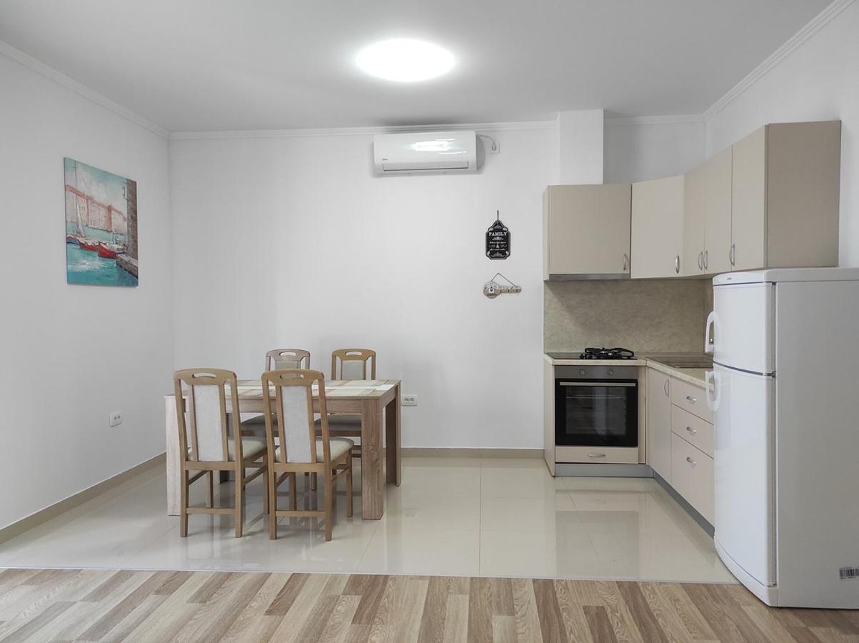 One Bedroom Apartment Gogo With Private Parking Neum Exterior foto